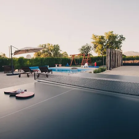 Cozy Country With Heated Outdoor Pool Hébergement de vacances Pakovo Selo