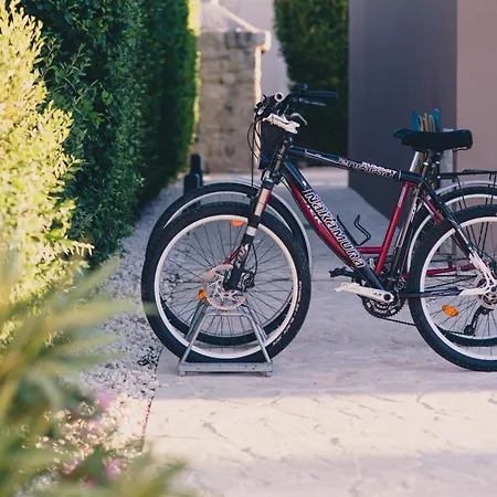 Vakantiehuis Cozy Country With Heated Outdoor Pool Šibenik