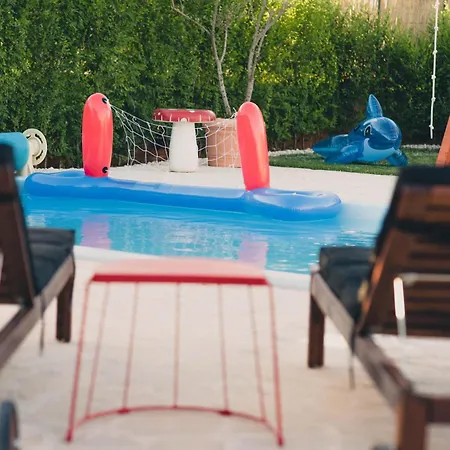 Cozy Country With Heated Outdoor Pool Hébergement de vacances Pakovo Selo