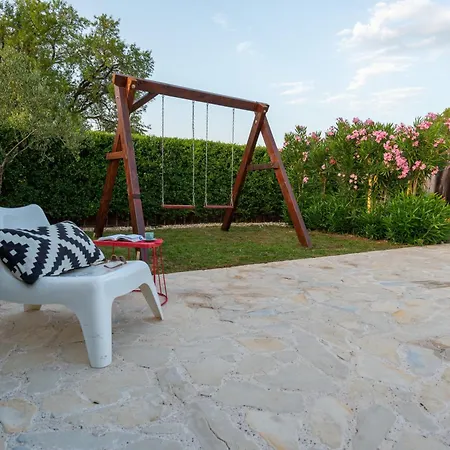 Cozy Country With Heated Outdoor Pool