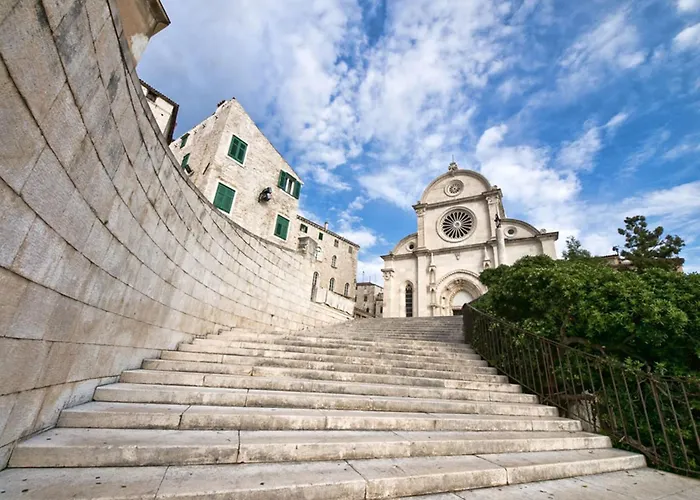 Cozy Country With Heated Outdoor Pool