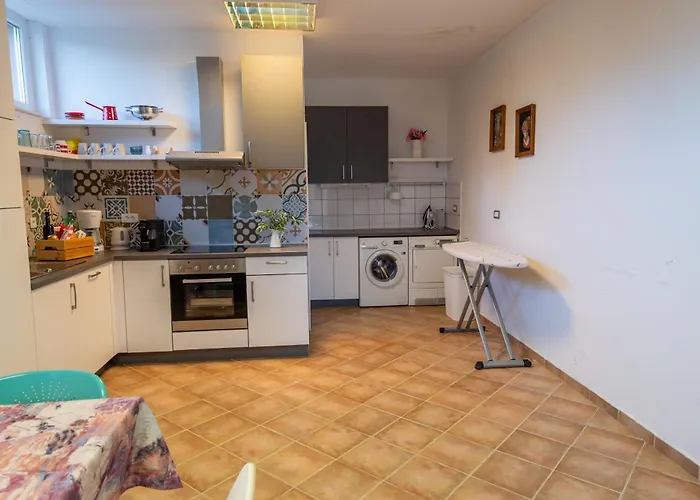 Cozy Country With Heated Outdoor Pool Ferienhaus Šibenik