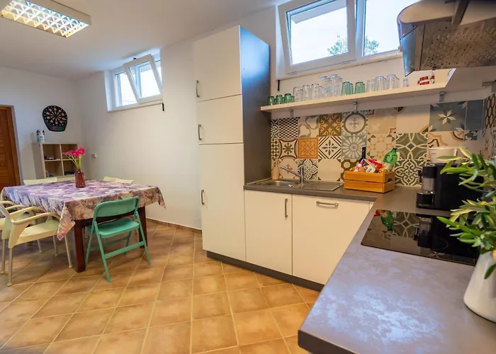 Cozy Country With Heated Outdoor Pool * Šibenik