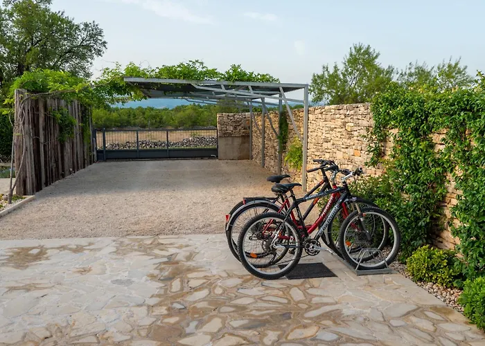 Cozy Country With Heated Outdoor Pool Ferienhaus *