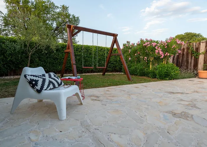 Cozy Country With Heated Outdoor Pool